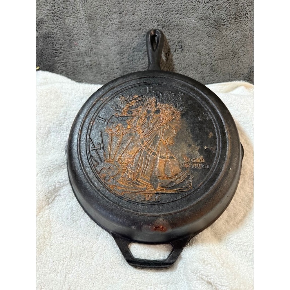 Lodge Cast Iron Skillet 10.25 Inch Walking Liberty 1916 Coin Design Pan